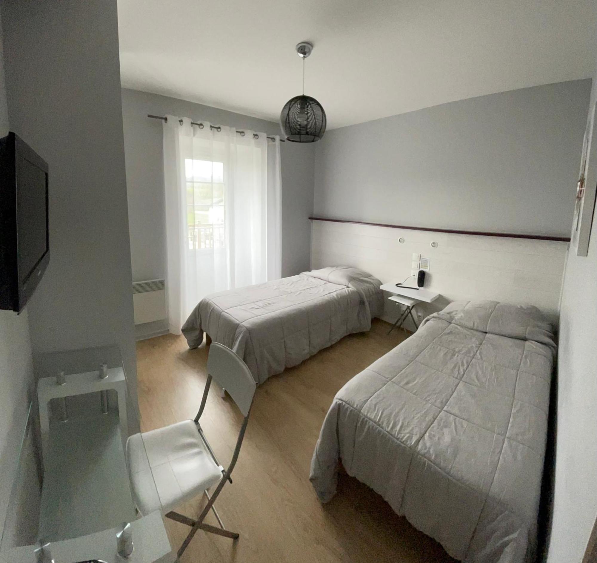 Hotel Mendy Saint-Jean-le-Vieux  Dış mekan fotoğraf