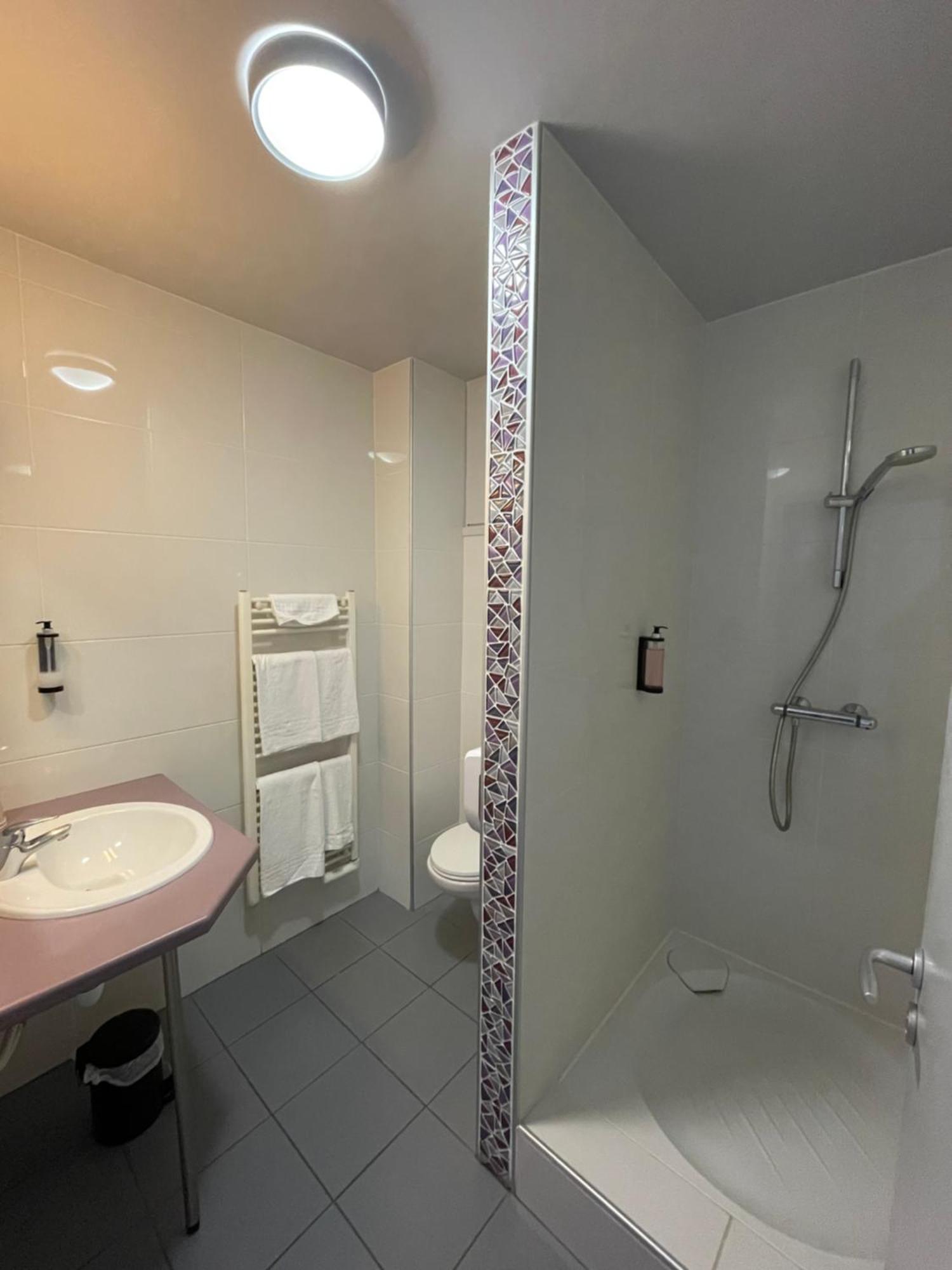 Hotel Mendy Saint-Jean-le-Vieux  Dış mekan fotoğraf