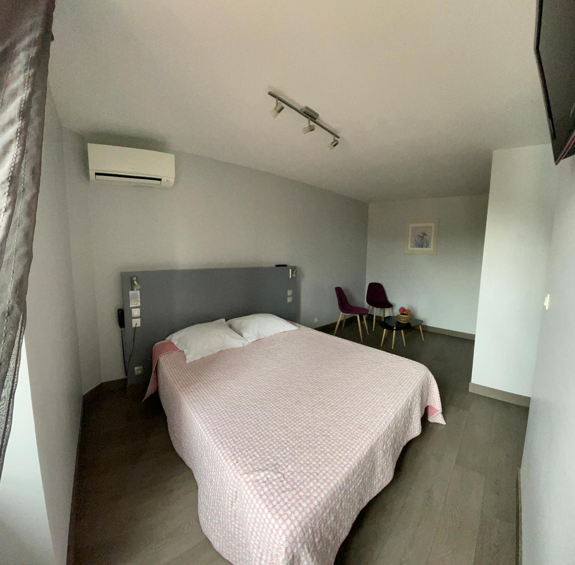 Hotel Mendy Saint-Jean-le-Vieux  Dış mekan fotoğraf